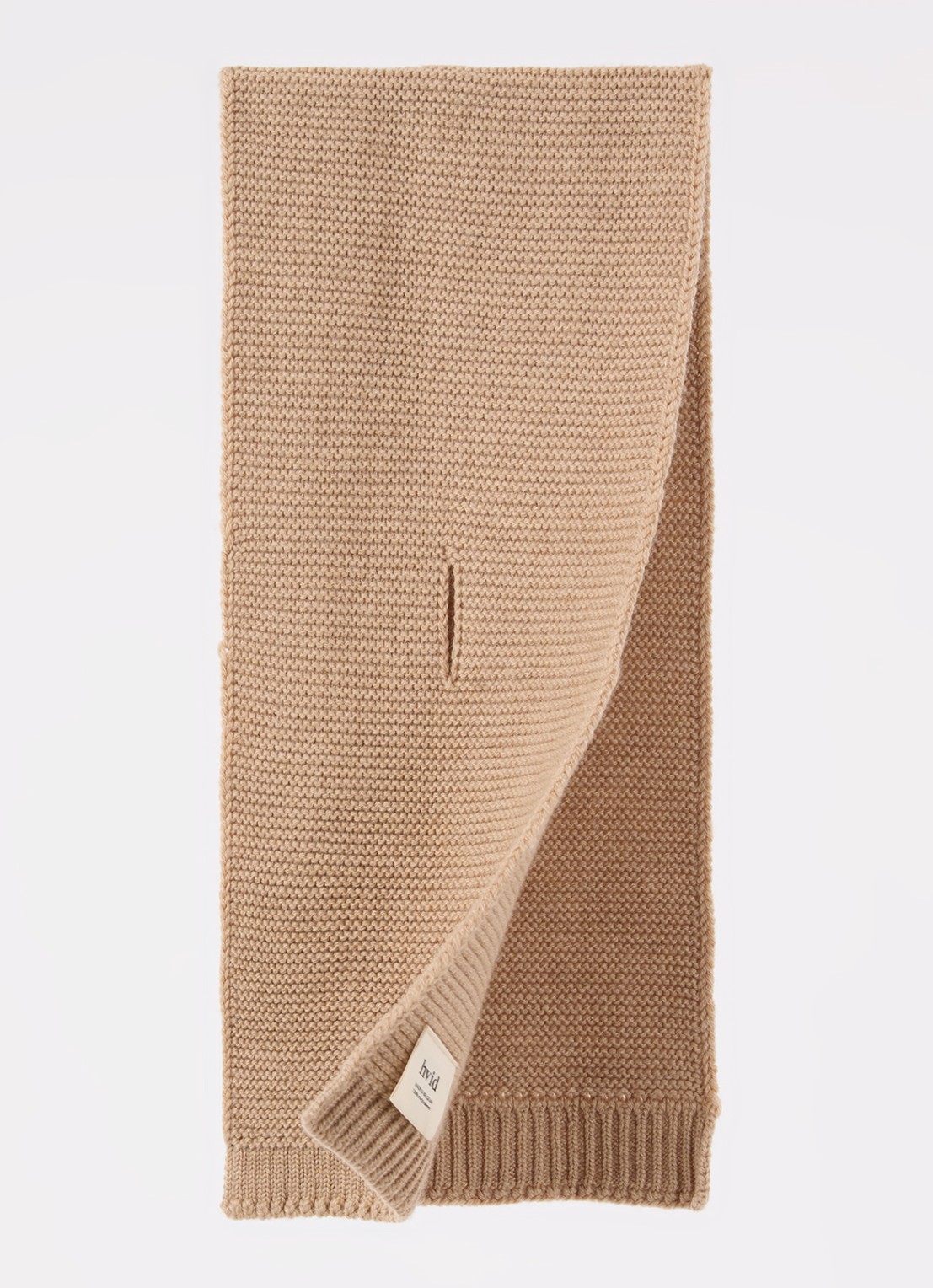 Hvid Ivo sjaal van merino wol 90 x 20 cm - detail 2 camel