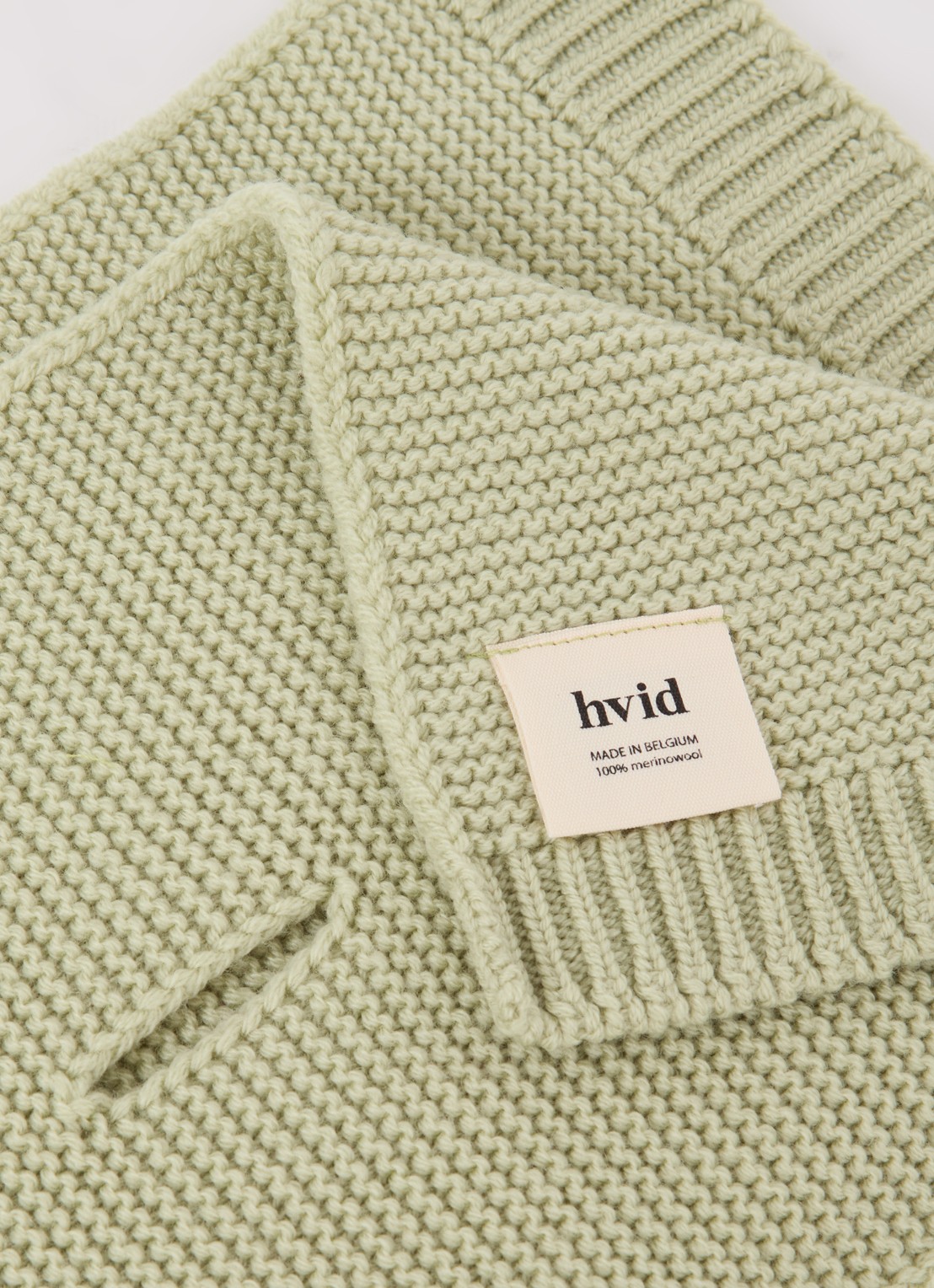 Hvid Ivo sjaal van merino wol 90 x 20 cm - detail 2 lichtgroen