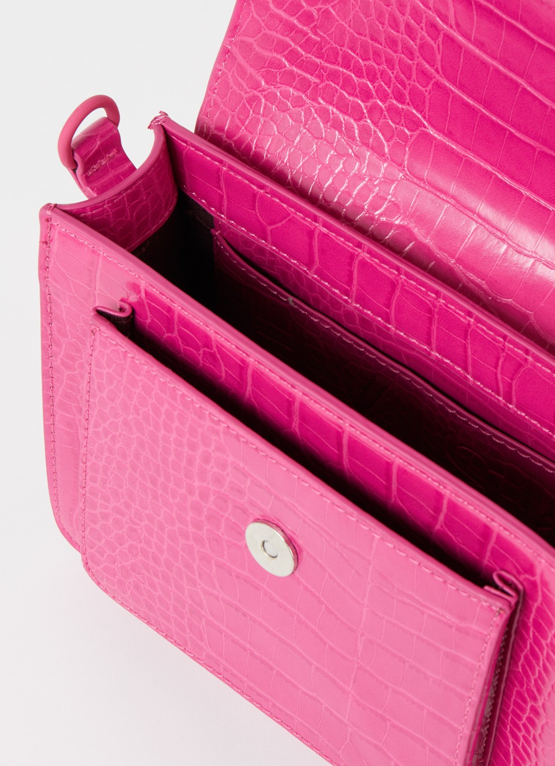 HVISK Cayman crossbodytas met crocostructuur - detail 2 roze