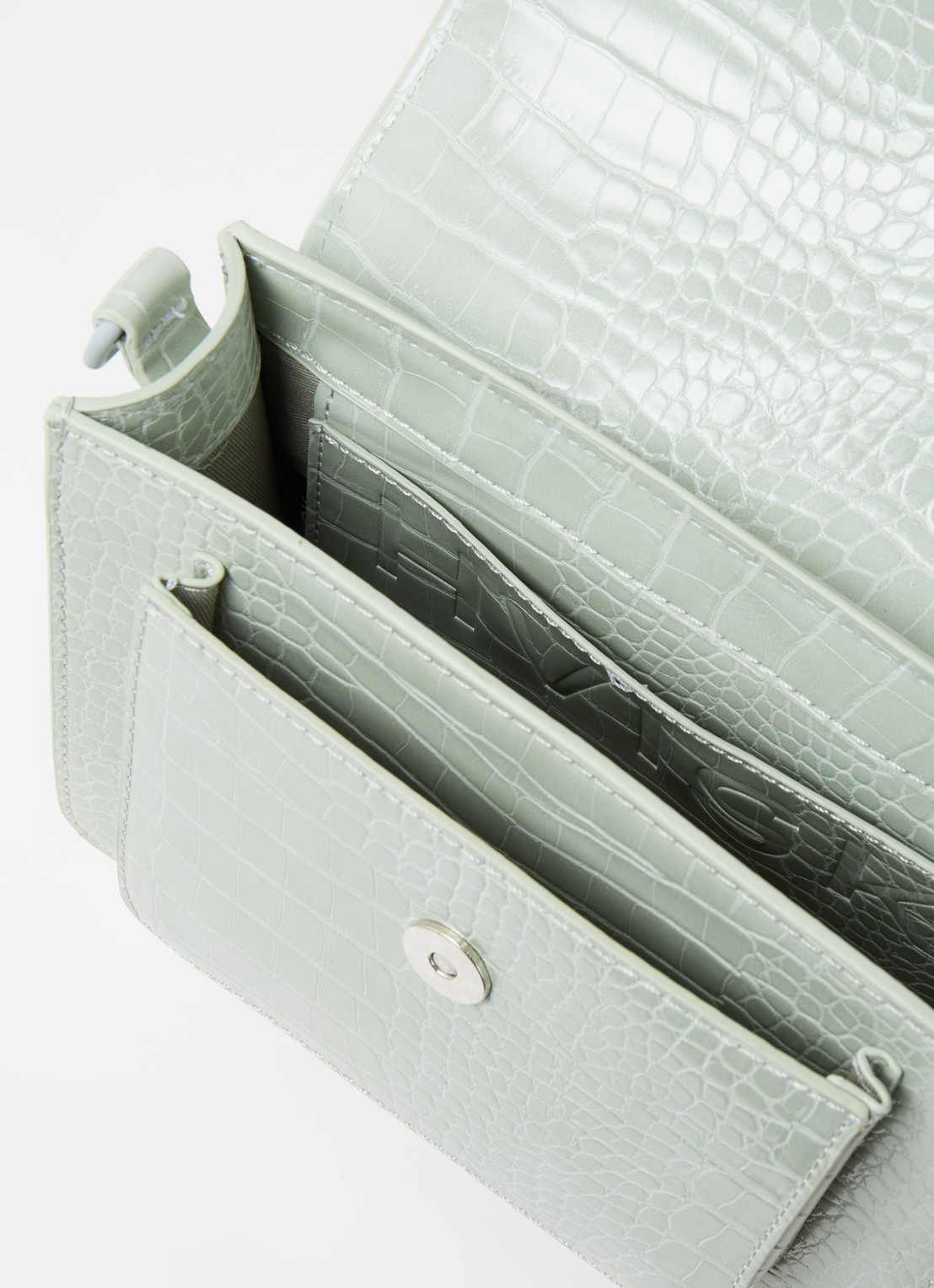 HVISK Cayman crossbodytas met crocostructuur - detail 2 lindegroen