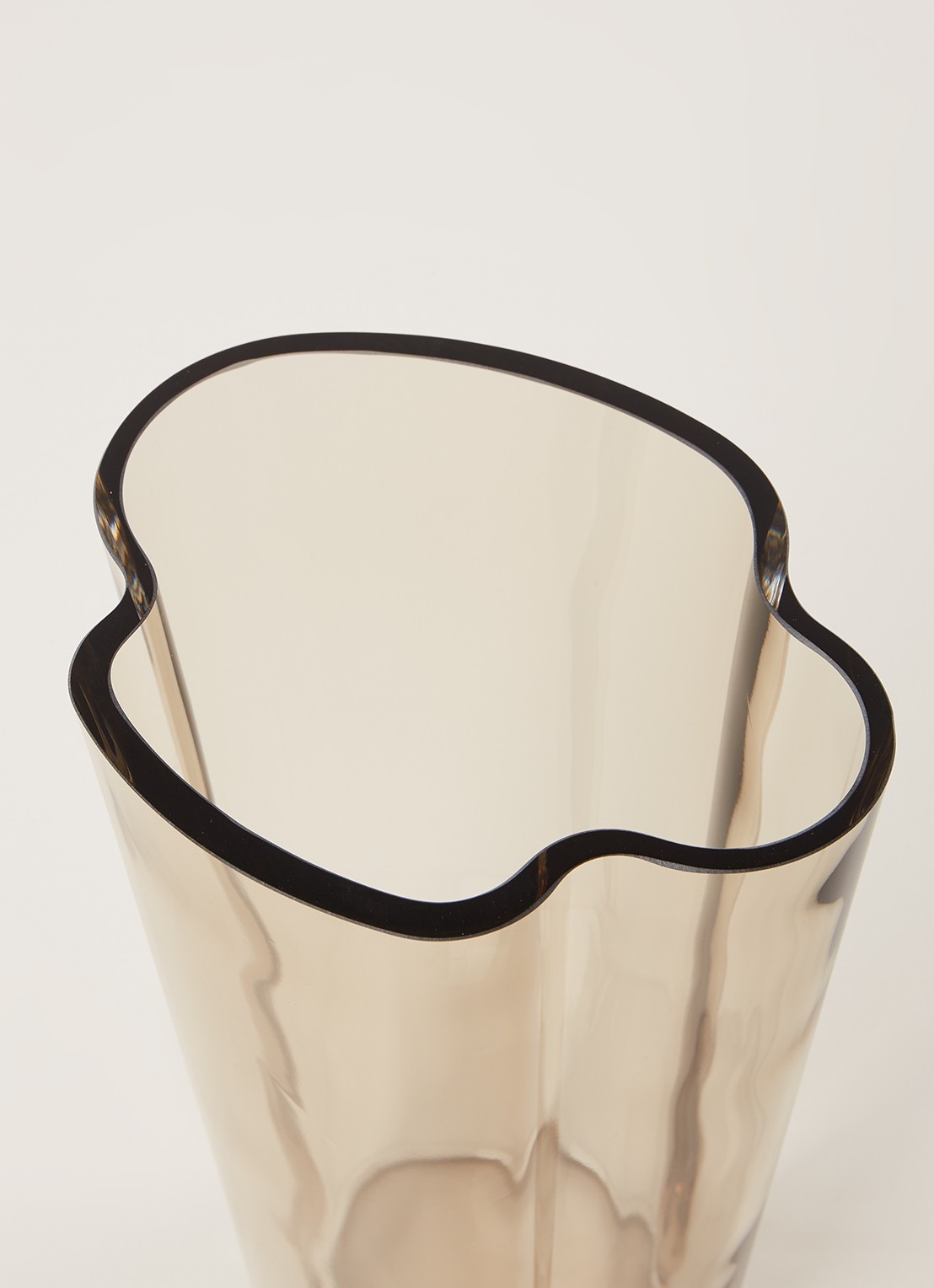 Iittala Alvar Aalto vaas 22 cm - detail 3 bruin