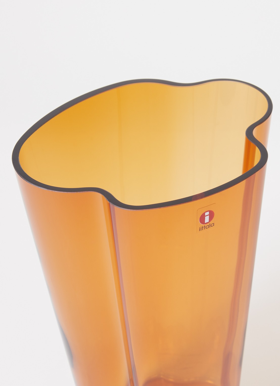 Iittala Alvar Aalto vaas 22 cm - voorkant 2 roestbruin
