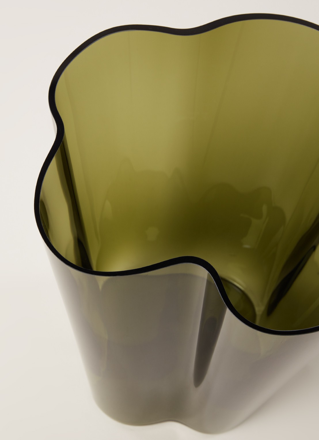 Iittala Alvar Aalto vaas 27 cm - detail mosgroen