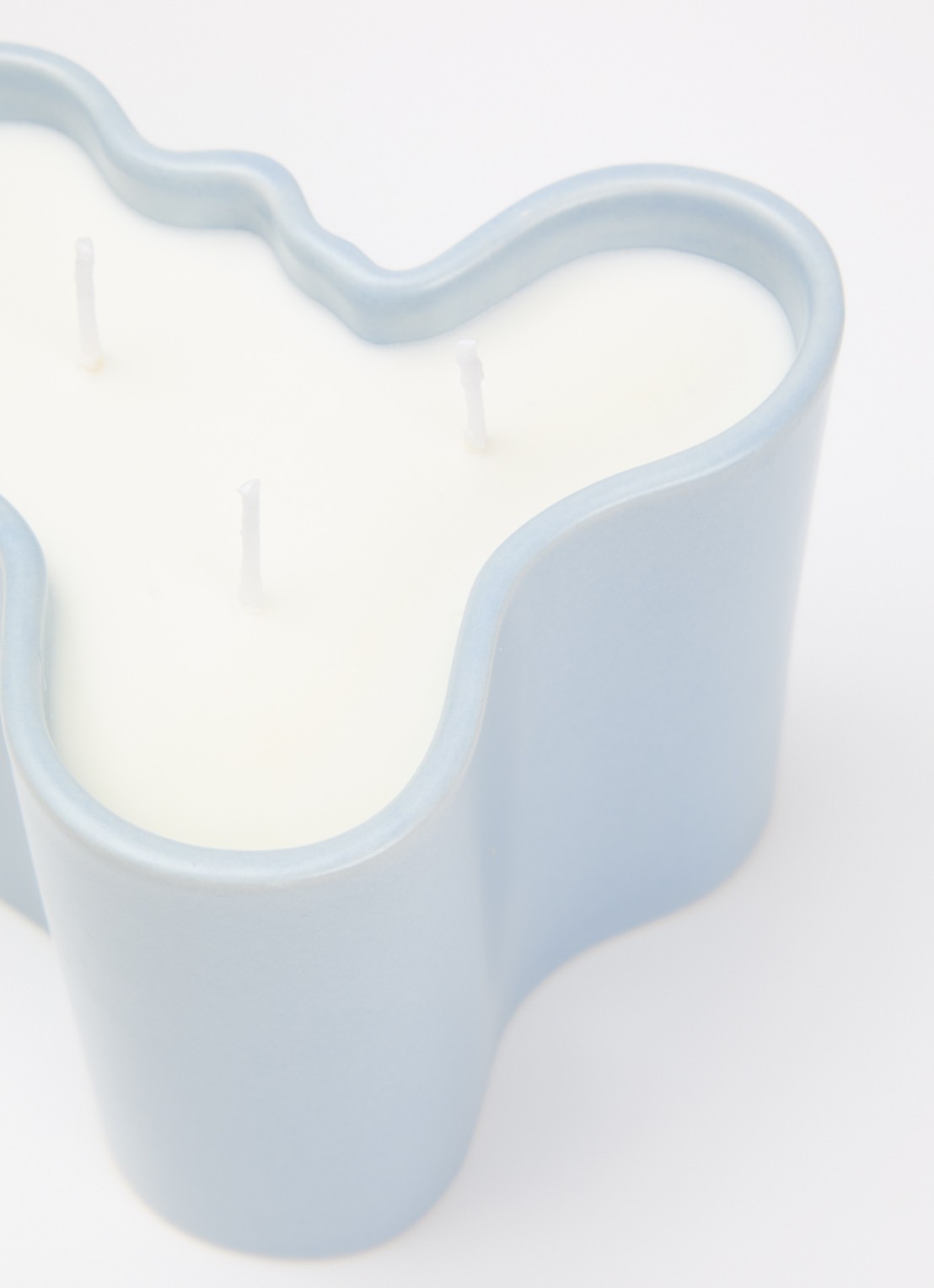 Iittala Alvar Aalto Water geurkaars 1048 gram - detail lichtblauw