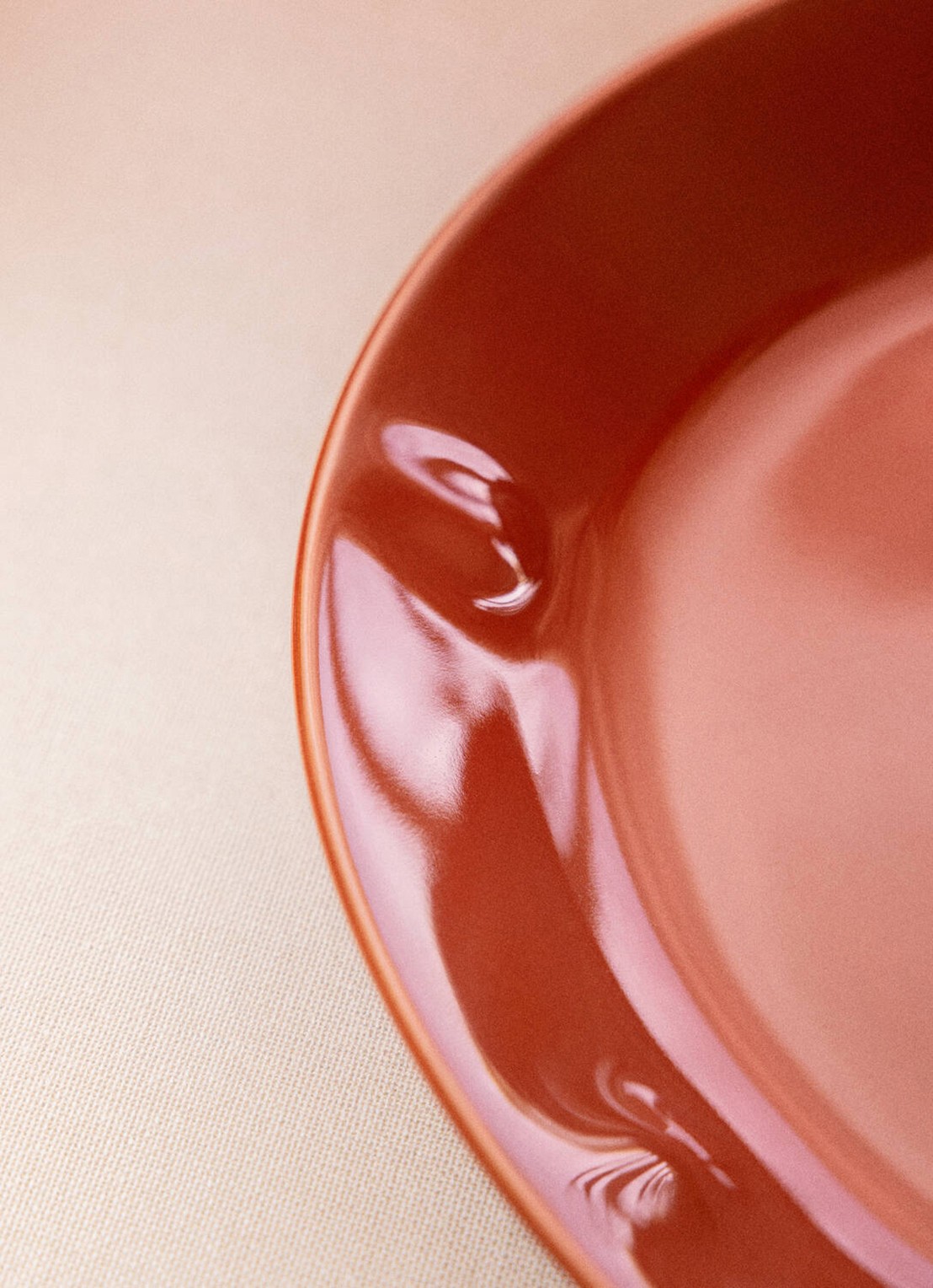Iittala Bord van porselein 27 cm - voorkant 2 bruin