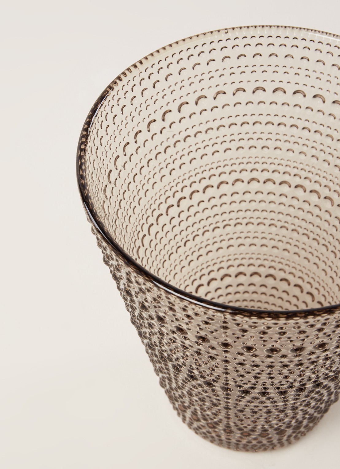 Iittala Kastehelmi vaas 15,4 cm - detail 2 bruin