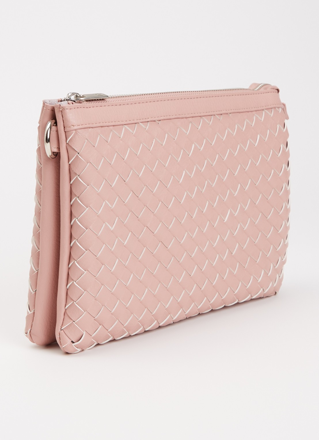 Ilse Jacobsen Gevlochten clutch met afneembare schouderriem - achterkant zalmroze