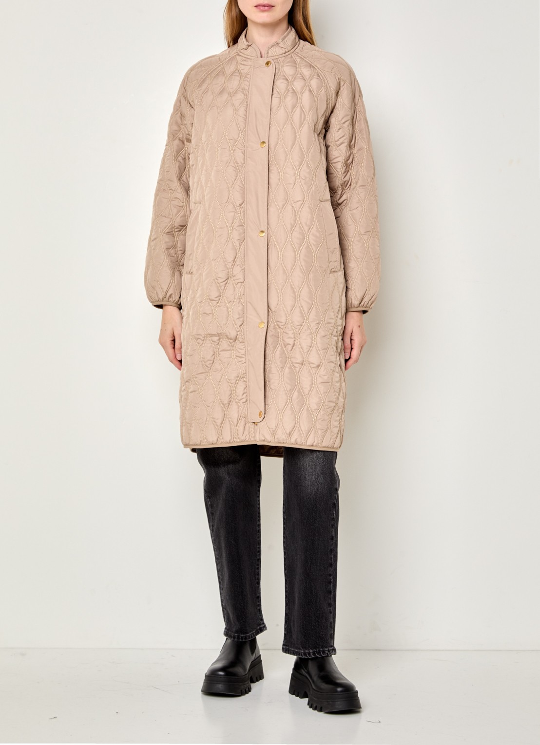 Ilse Jacobsen Gewatteerde jas met quilt patroon en steekzakken - voorkant 4 camel