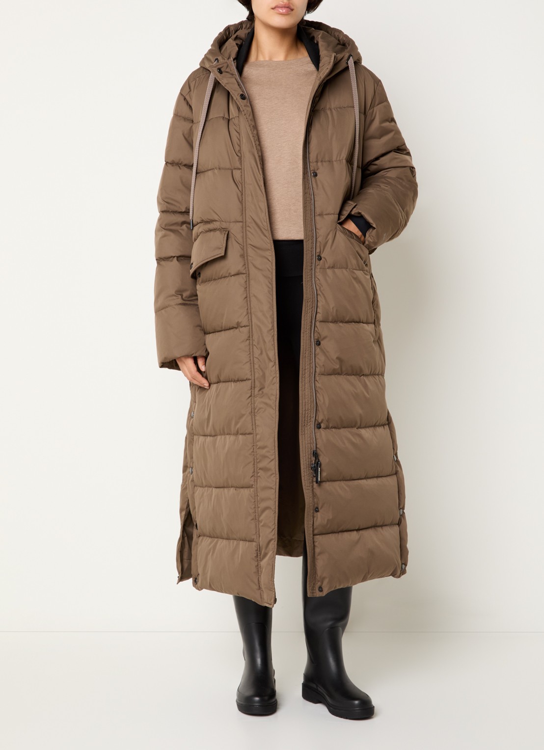 Ilse Jacobsen Longline puffer jack met capuchon - voorkant 4 bruin