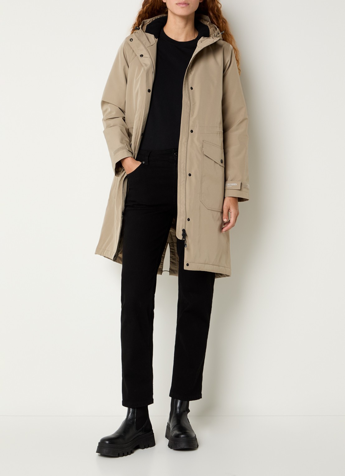 Ilse Jacobsen Longline regenjas met klepzakken - voorkant 4 donkerkhaki