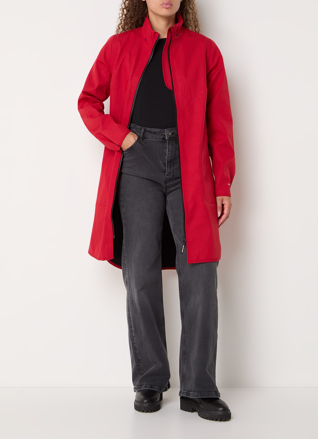 Ilse Jacobsen Rain128 softshell regenjas met afneembare capuchon - voorkant 2 donkerrood