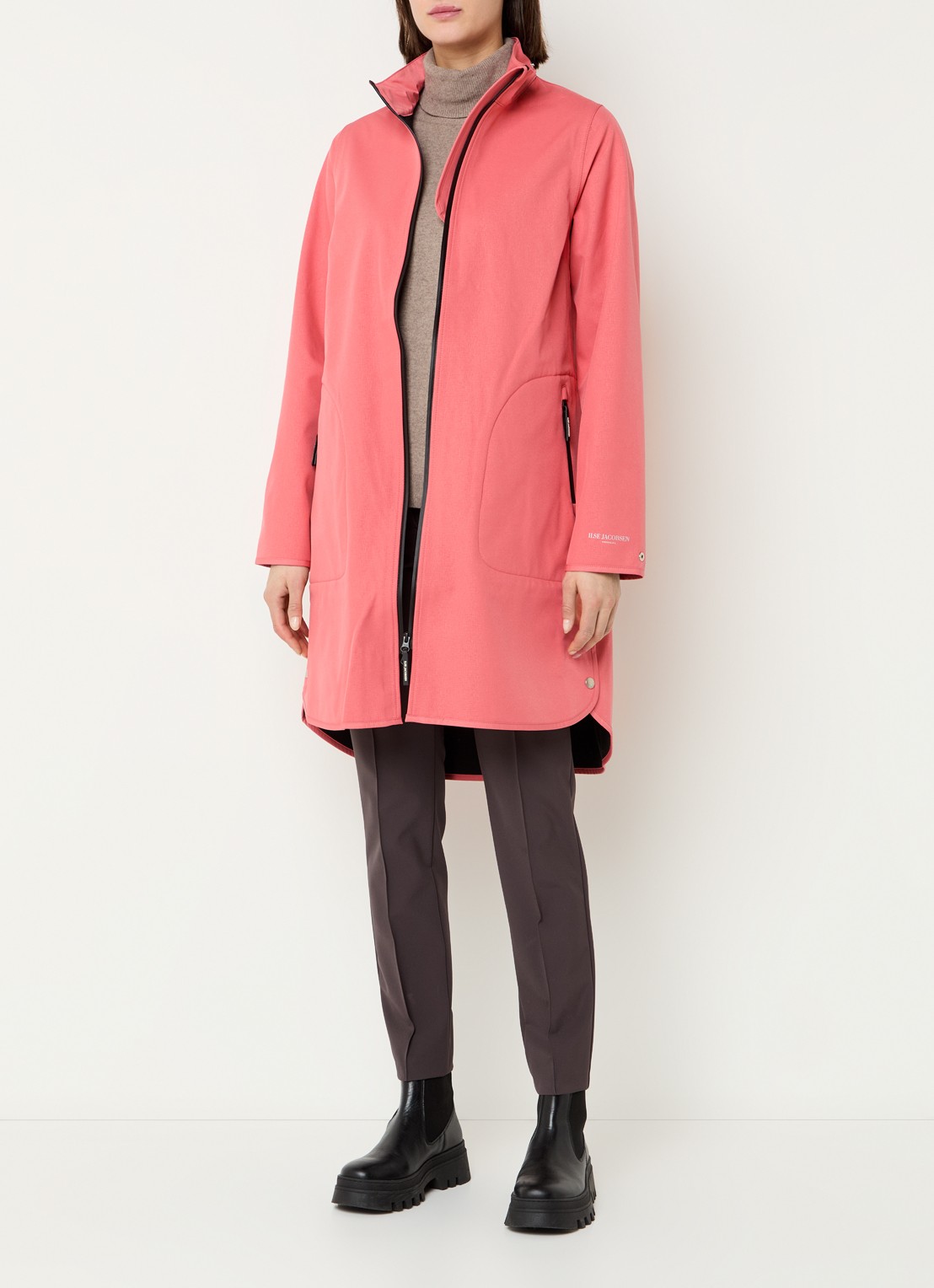 Ilse Jacobsen Rain128 softshell regenjas met afneembare capuchon - voorkant 2 koraalroze
