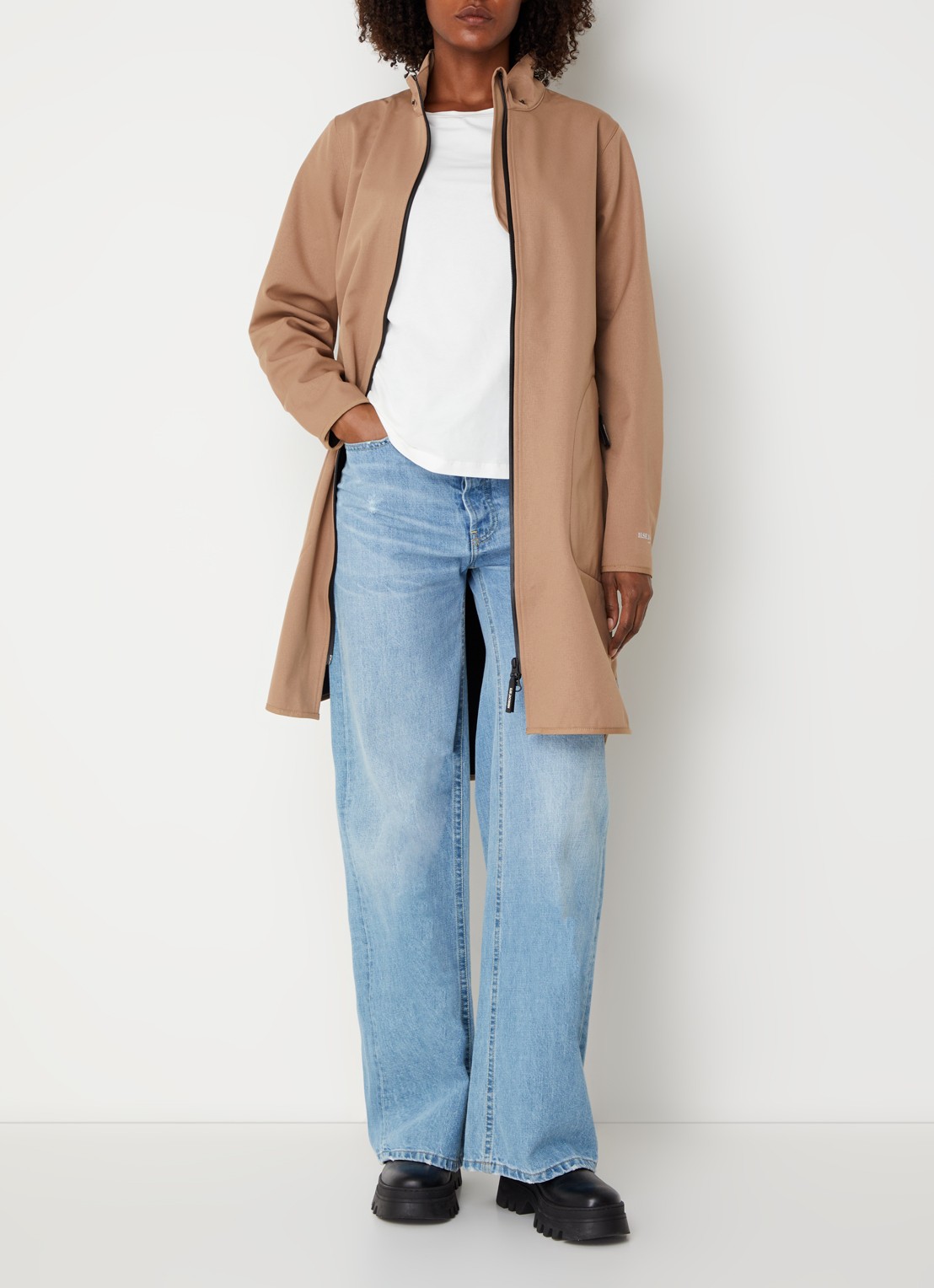 Ilse Jacobsen Rain128 softshell regenjas met afneembare capuchon - voorkant 2 beige