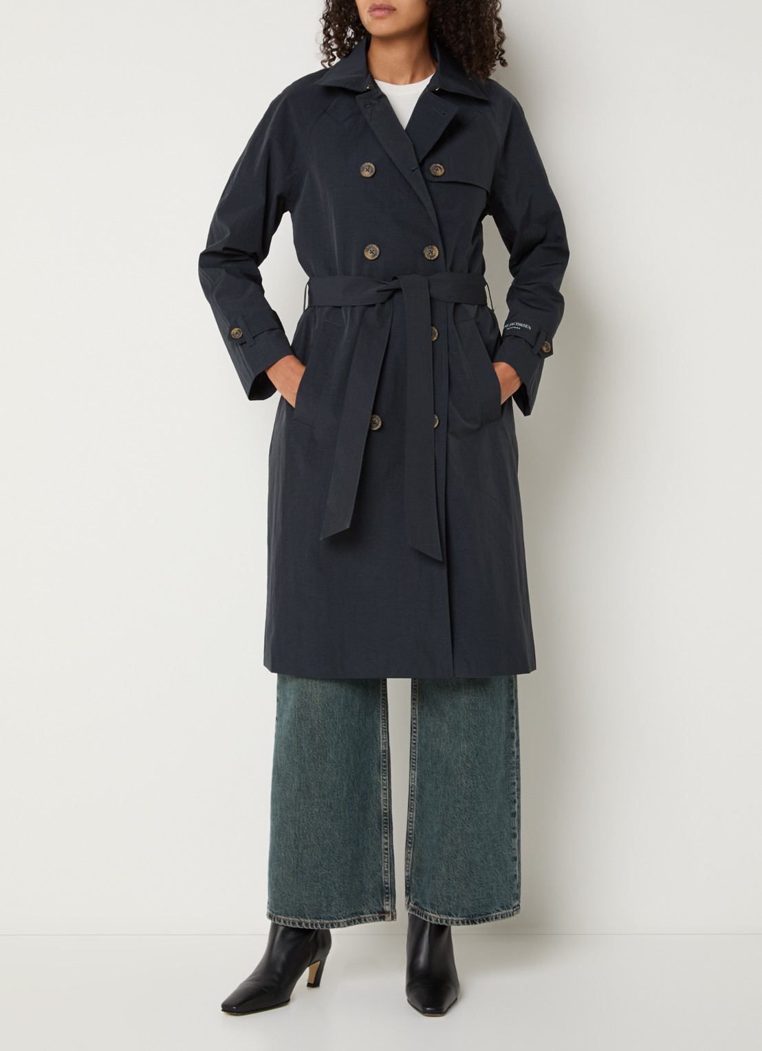 Ilse Jacobsen Rainvision double-breasted trenchcoat met steekzakken en strikceintuur - detail 2 donkerblauw