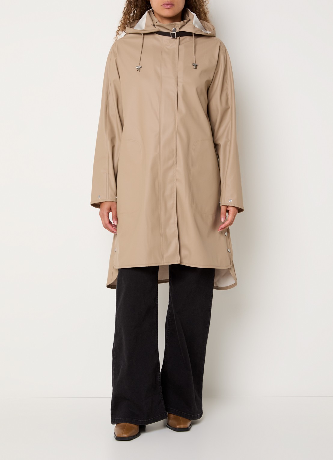 Ilse Jacobsen Regenjas met capuchon en steekzakken - detail 2 beige