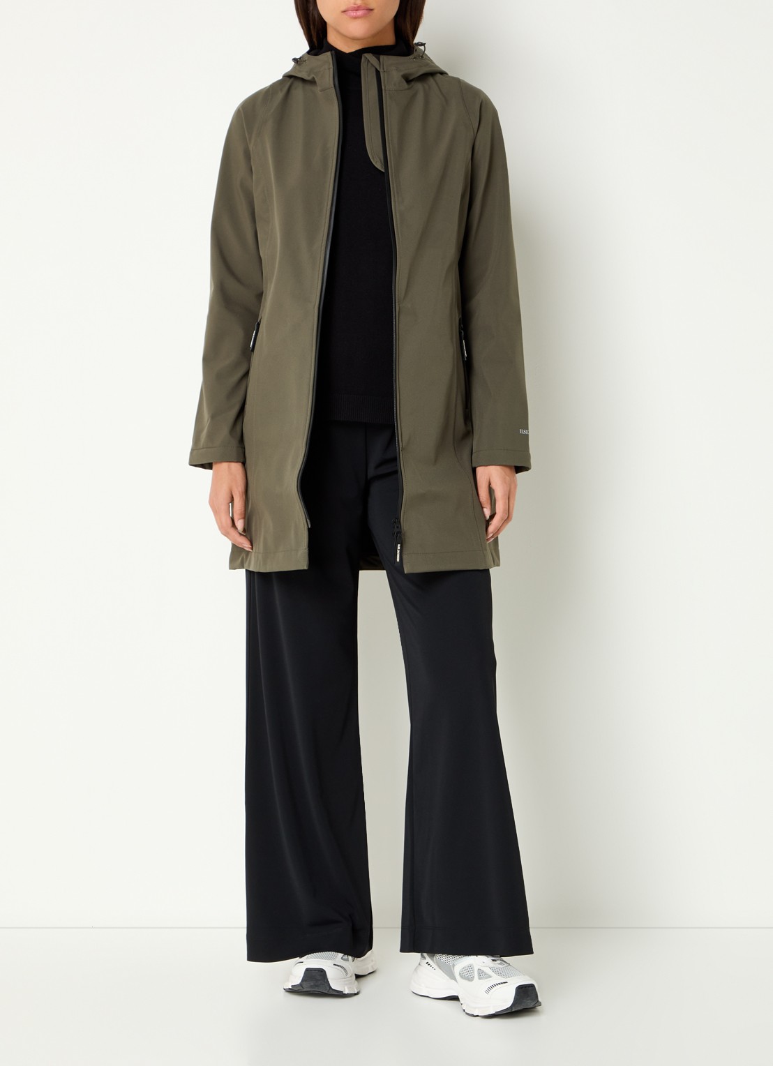 Ilse Jacobsen Softshell jack met capuchon en ritszakken - voorkant 2 legergroen