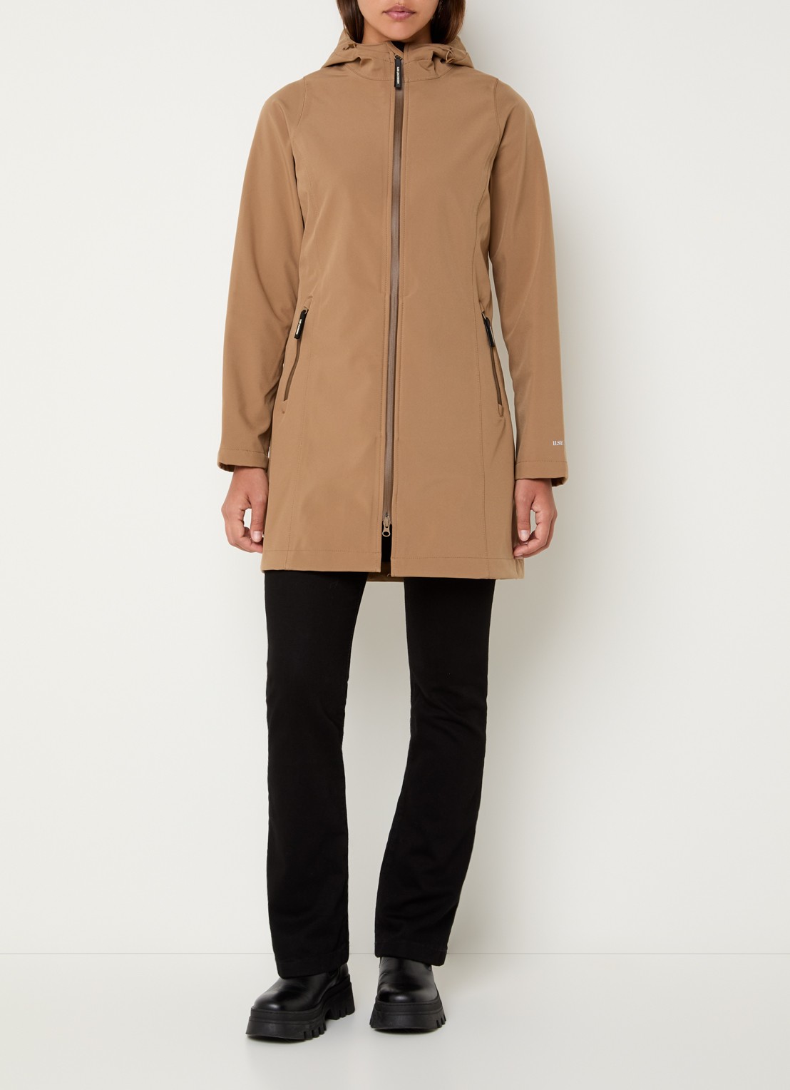 Ilse Jacobsen Softshell jack met capuchon en ritszakken - voorkant 2 camel