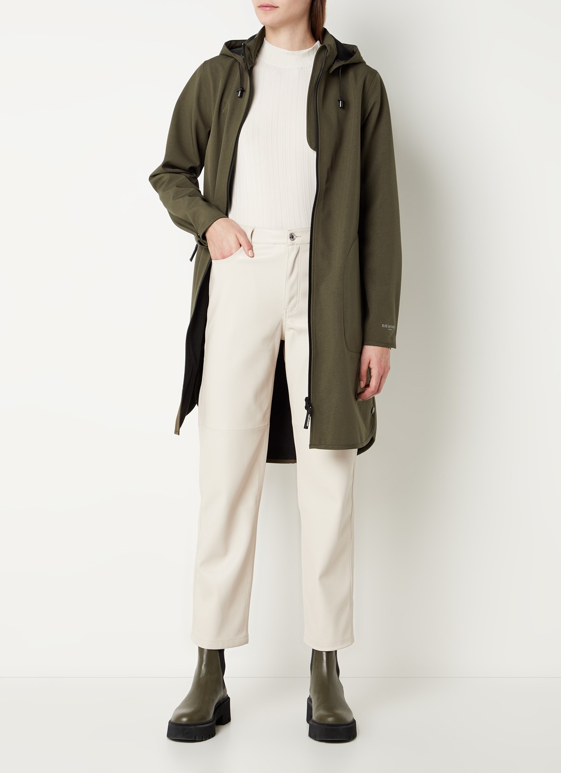 Ilse Jacobsen Softshell regenjas met ritszakken  - voorkant 2 donkergroen