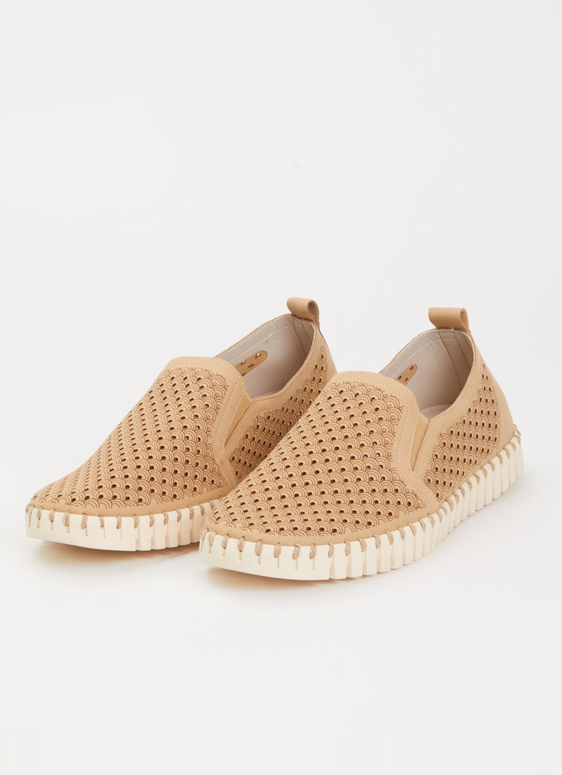 Ilse Jacobsen Tulip slip-on met cut-out detail - detail 2 donkerbeige