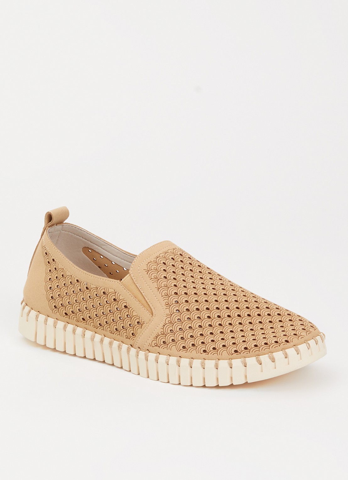 Ilse Jacobsen Tulip slip-on met cut-out detail - voorkant donkerbeige