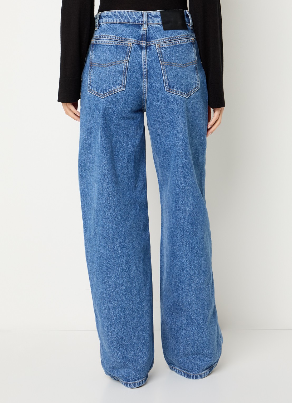 IRO Archi high waist straight fit jeans met medium wassing - achterkant indigo