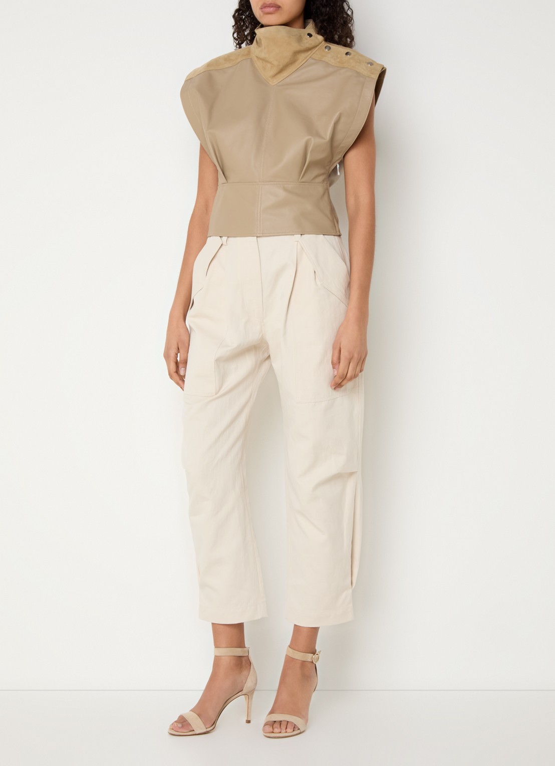 IRO Destiny top van lamsleer met opstaande kraag - voorkant 3 khaki