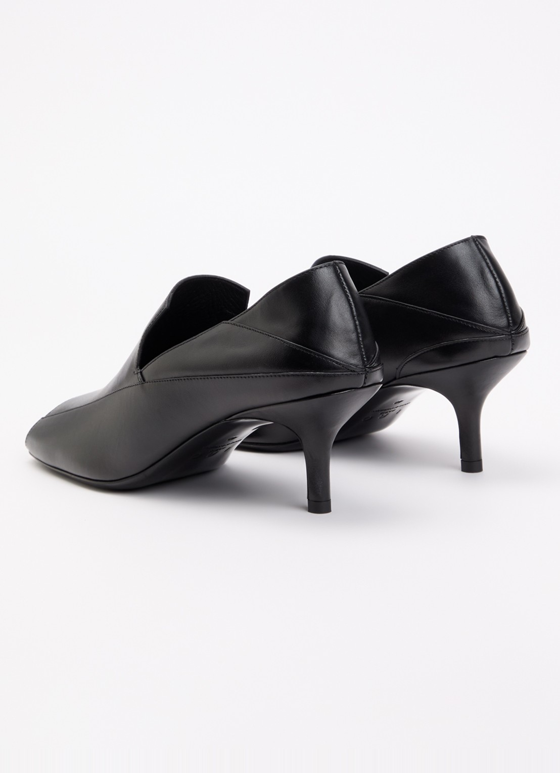 IRO Doll pump van leer  - achterkant 5 zwart