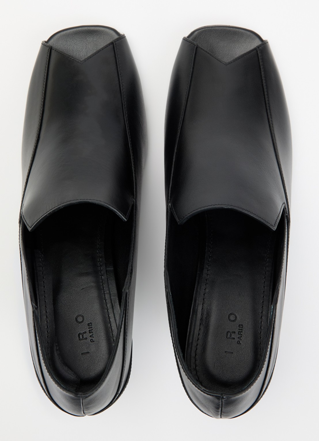 IRO Doll pump van leer  - detail 2 zwart