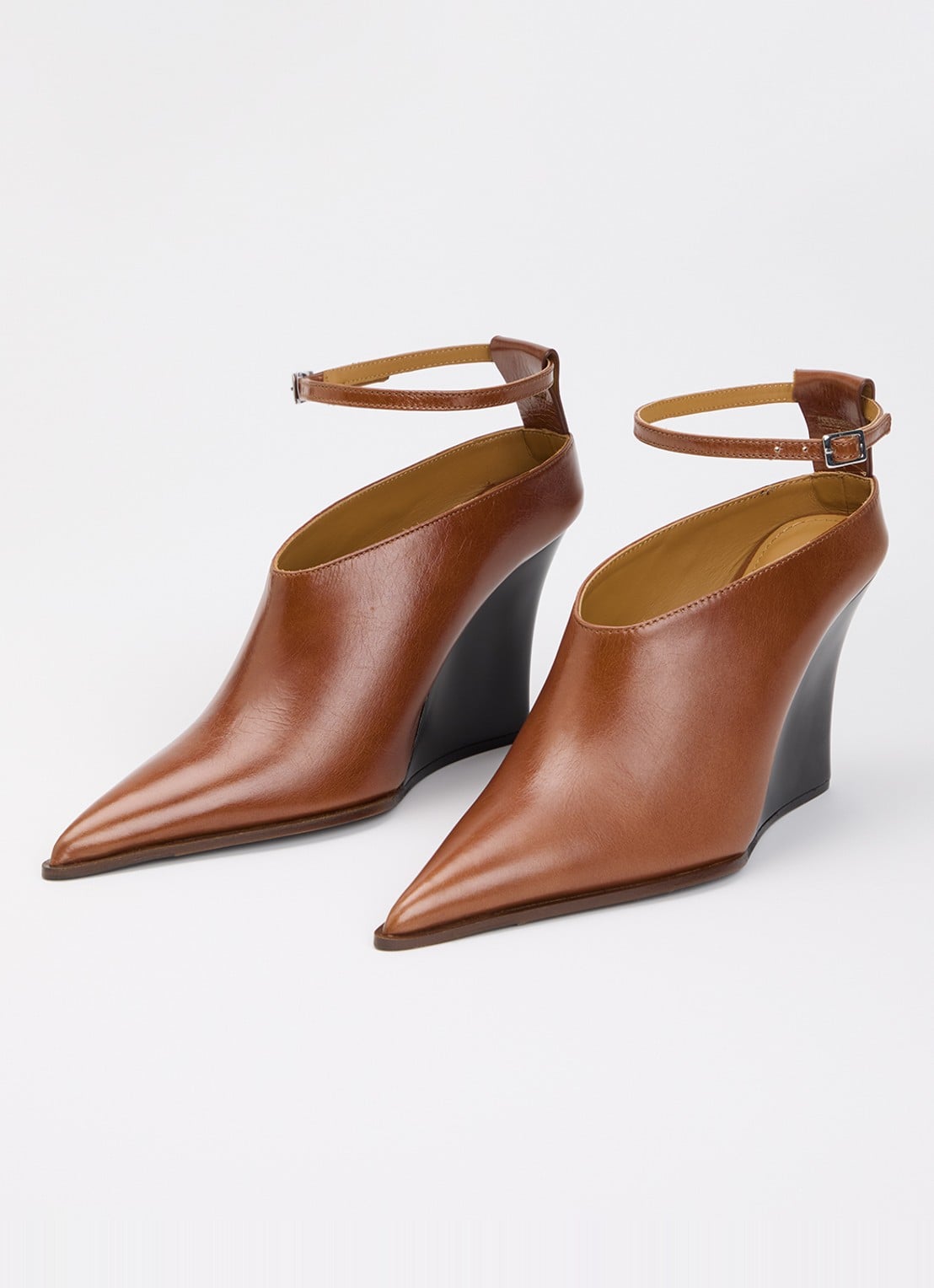 IRO Fauve pump van leer - detail 2 cognac