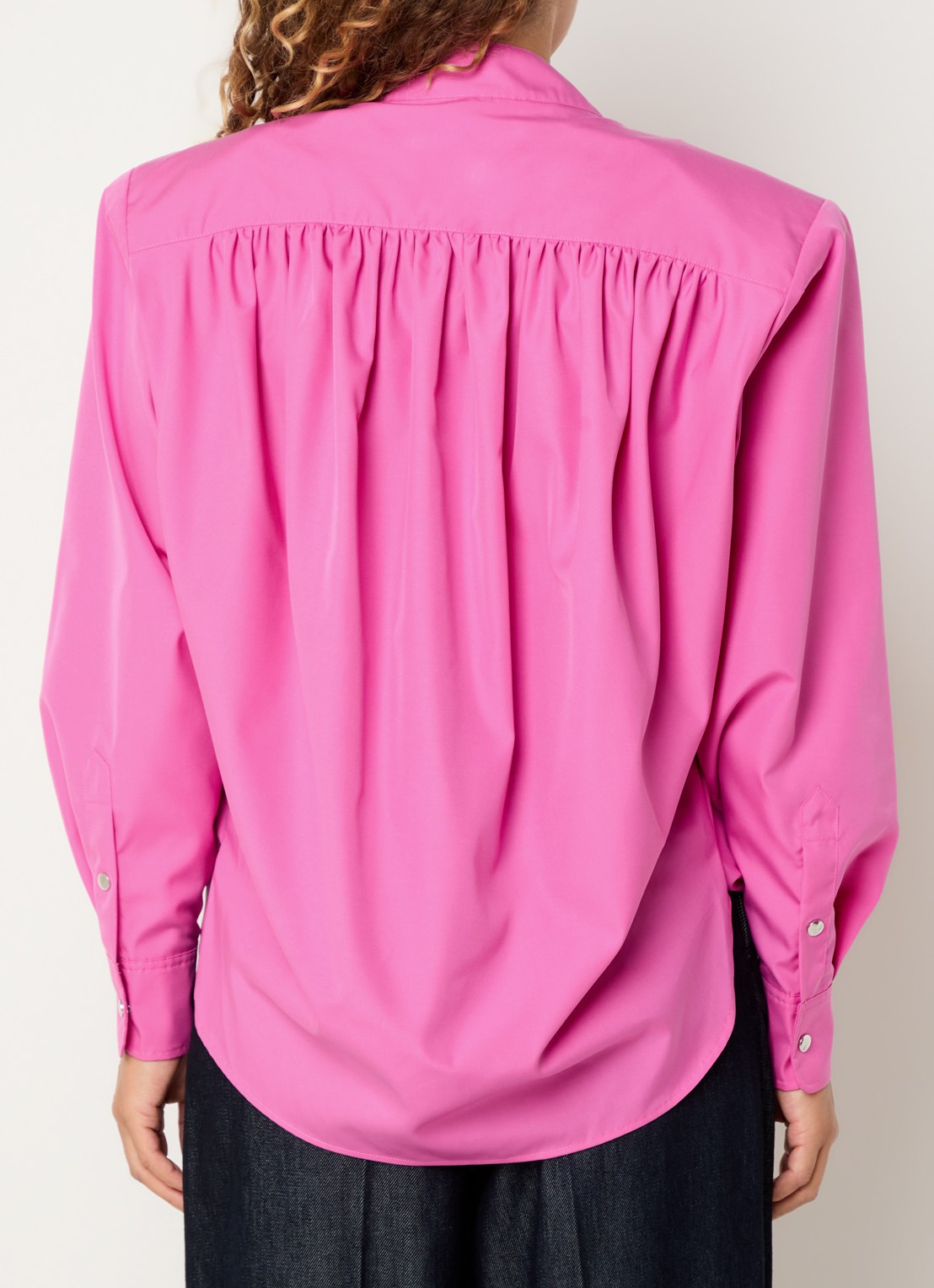 IRO Fever blouse met opstaande kraag - achterkant fuchsia