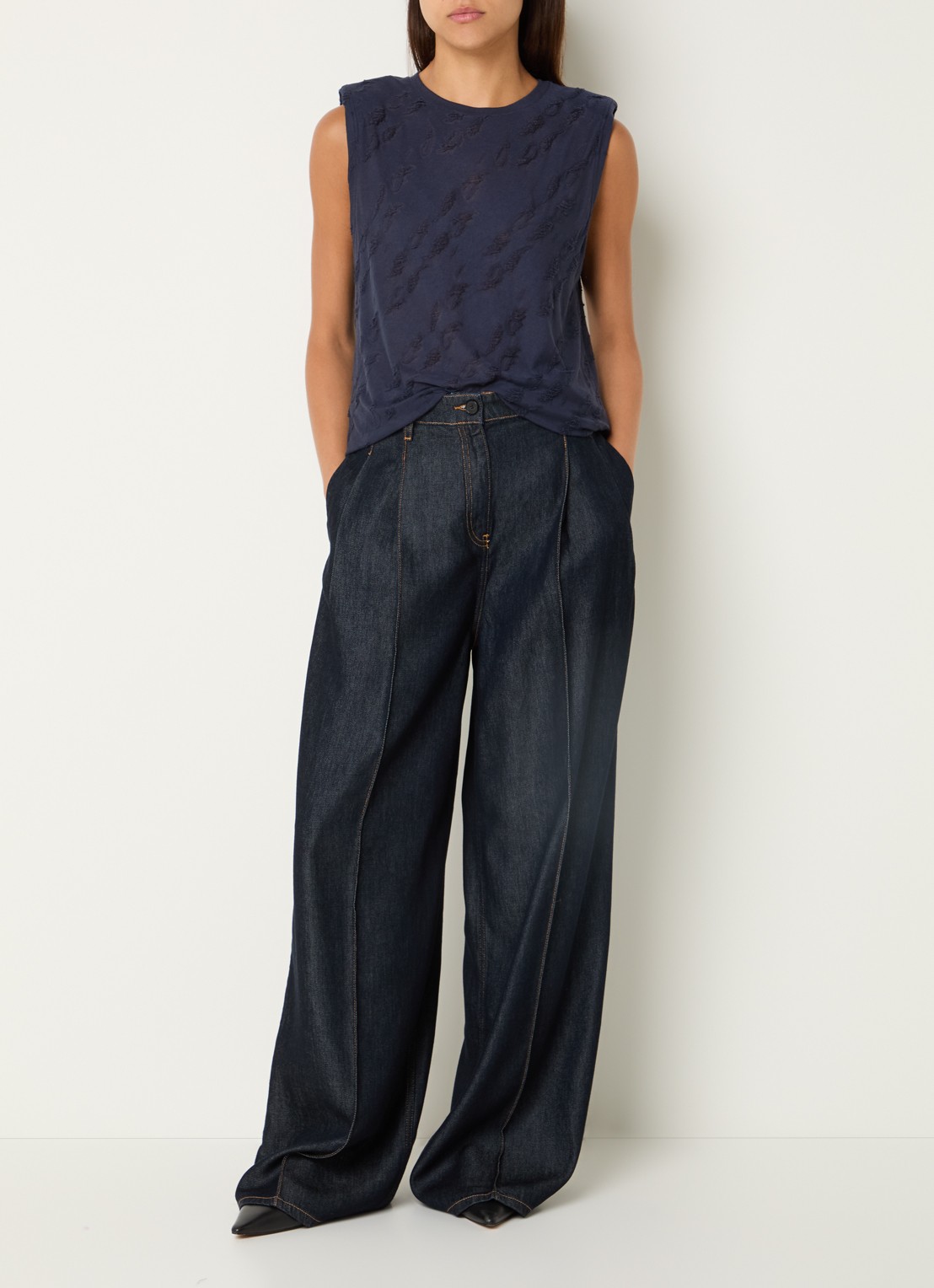 IRO Horphee top met schoudervulling - voorkant 3 donkerblauw
