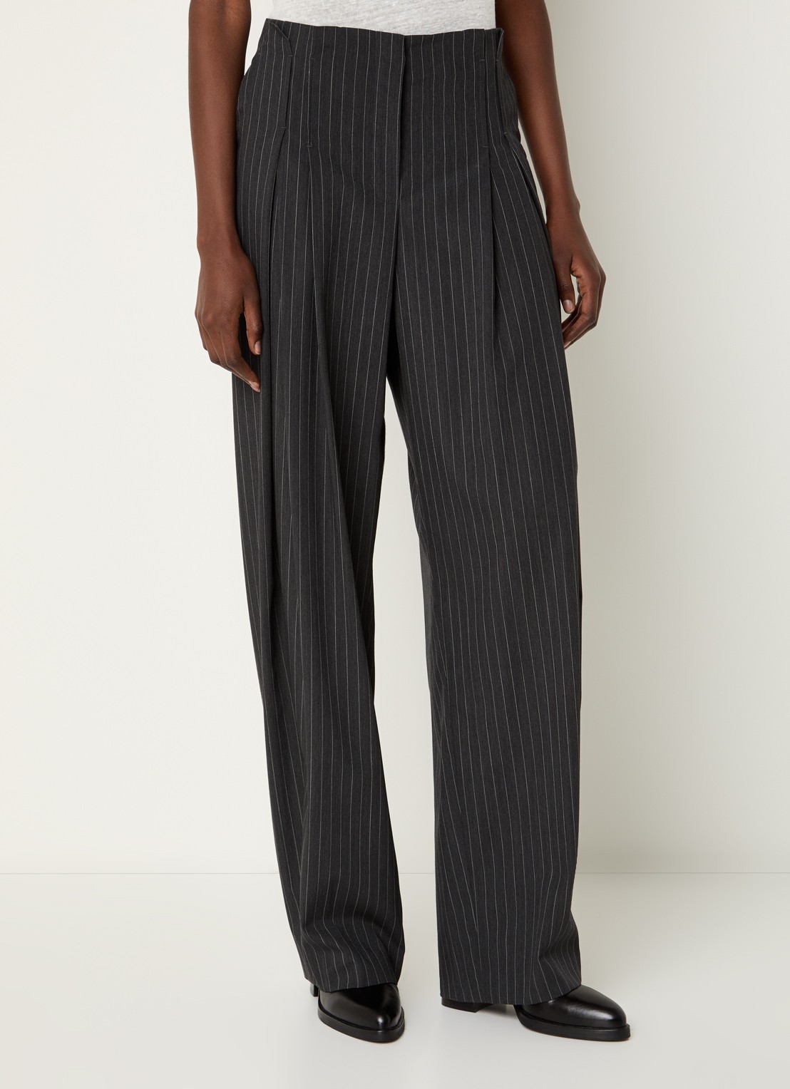 IRO Kalie high waist tapered fit pantalon in wolblend met krijtstreep - detail 4 antraciet