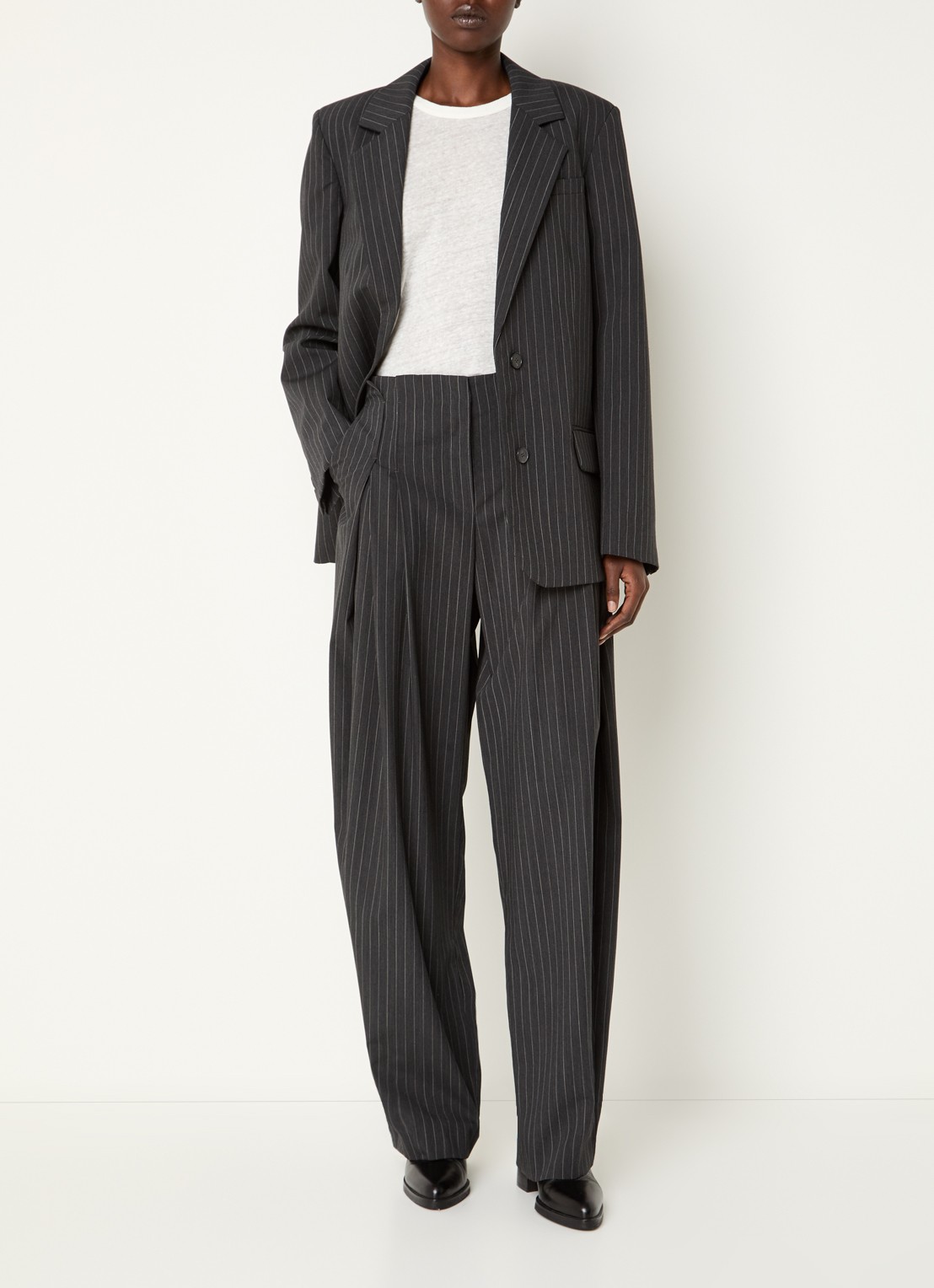 IRO Kalie high waist tapered fit pantalon in wolblend met krijtstreep - voorkant 3 antraciet