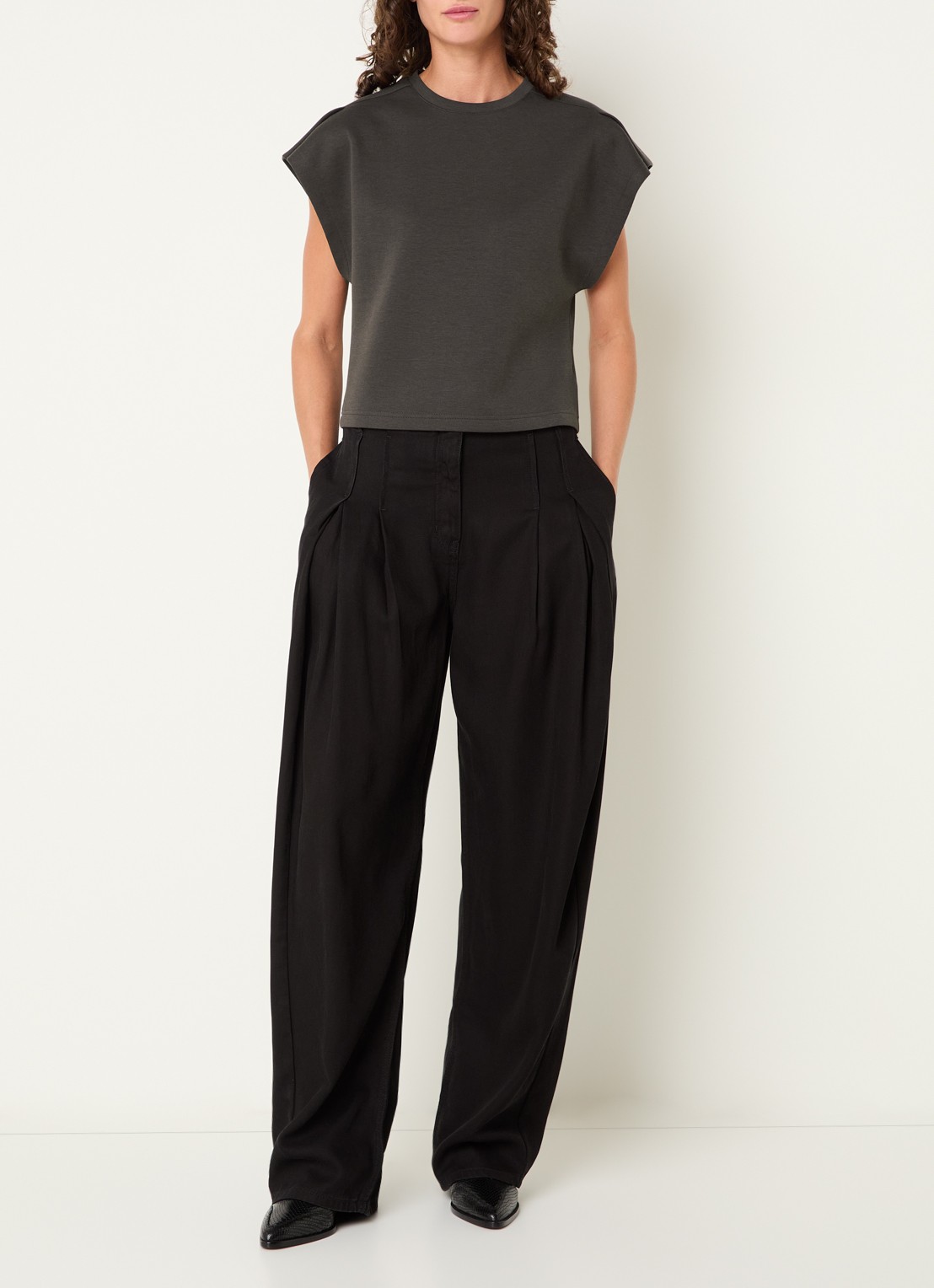 IRO Mahani T-shirt met plooidetail - voorkant 4 taupe