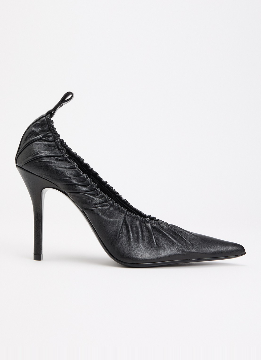 IRO Pump van geitenleer met plooidetail - voorkant 5 zwart