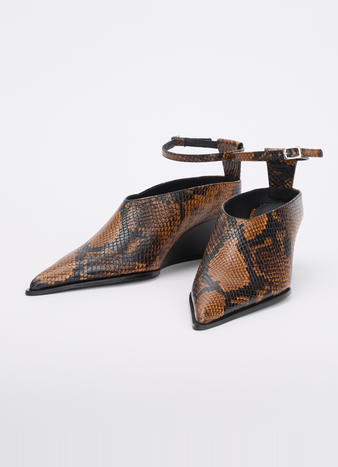 IRO Pump van leer met slangenprint  - detail 2 bruin