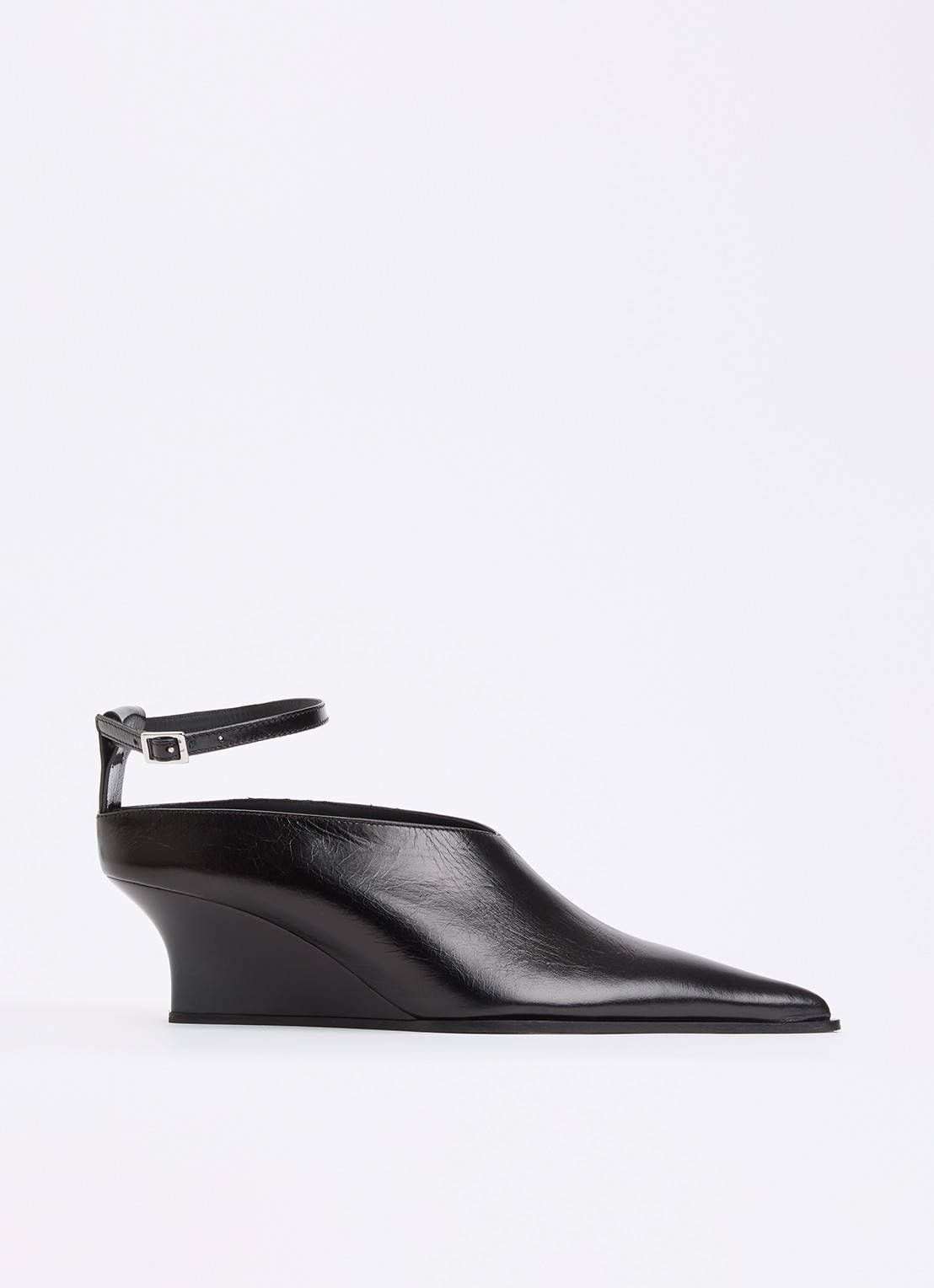 IRO Pump van leer - voorkant zwart