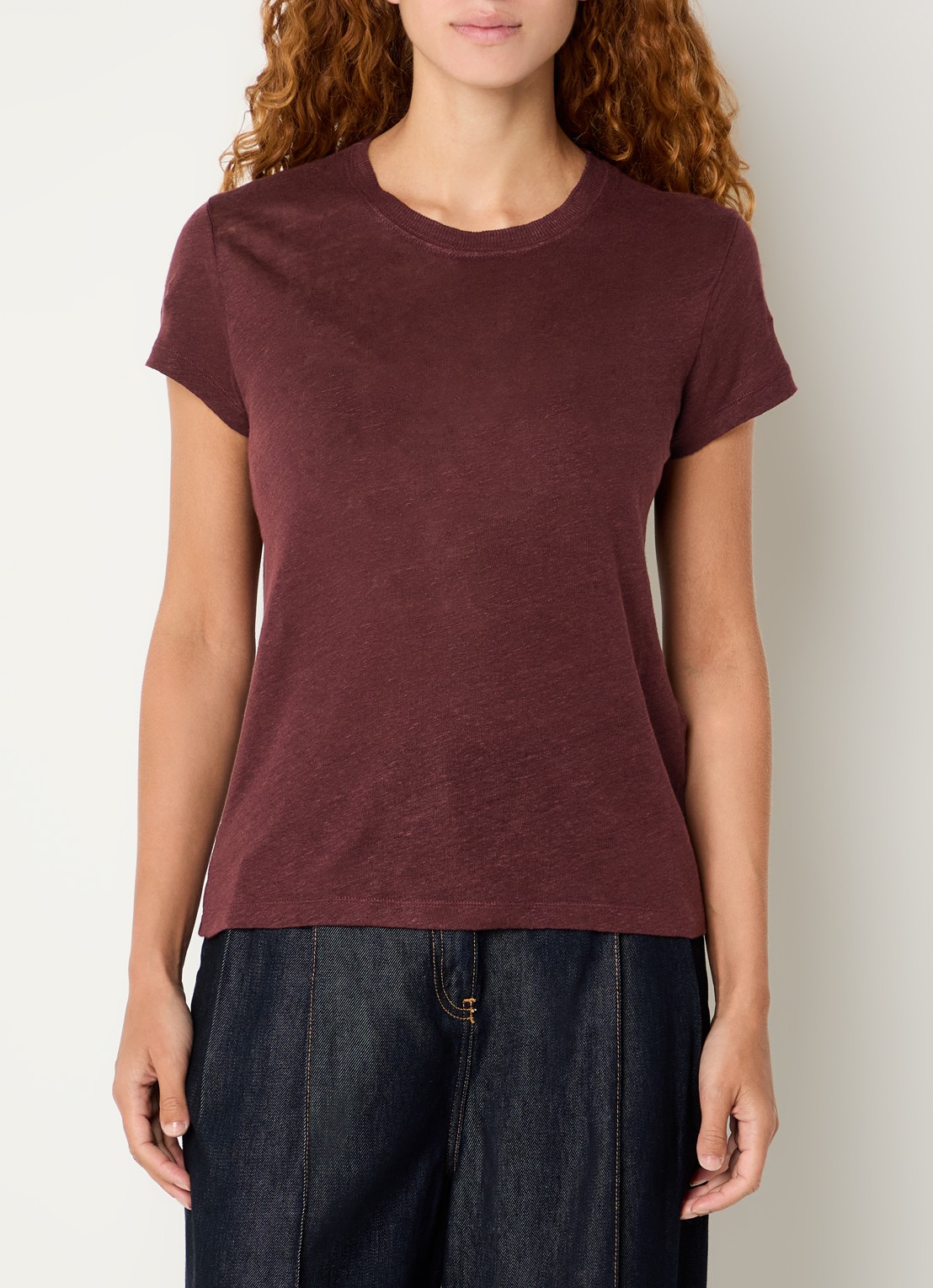 IRO T-shirt van linnen met ronde hals - detail 2 kastanjebruin