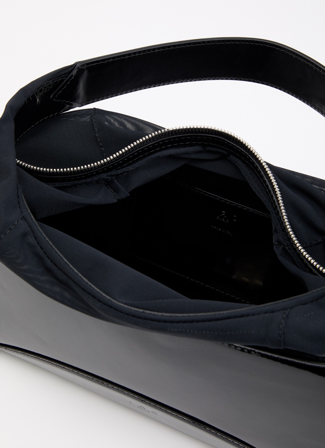 IRO Tandem Gloss Large handtas van lakleer met afneembare schouderriem - detail 3 zwart
