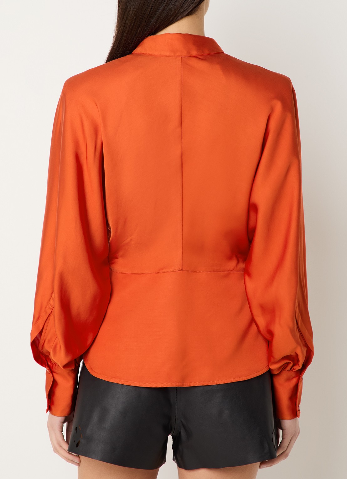 IRO Udonia blouse van satijn - achterkant donkeroranje