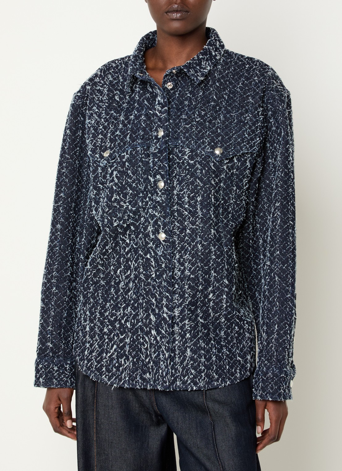 IRO Velini blouse van denim met borstzakken - detail 4 donkerblauw