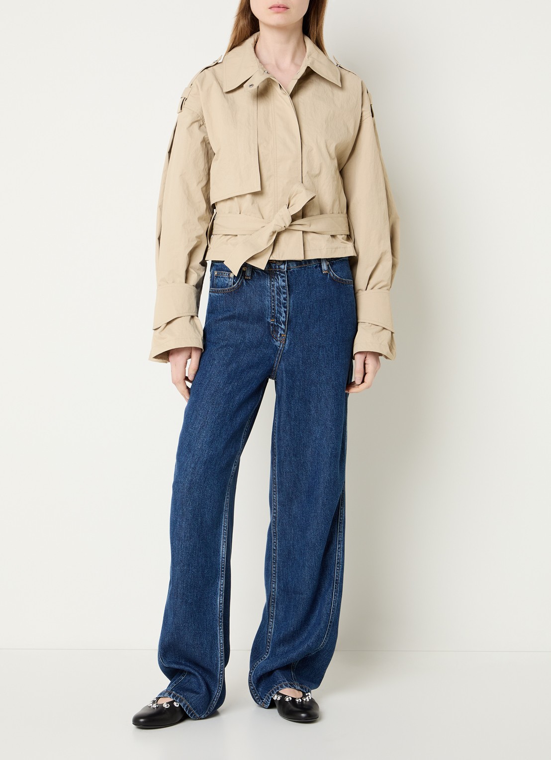 IRO Zynia cropped trenchcoat met steekzakken en strikceintuur - voorkant 4 beige