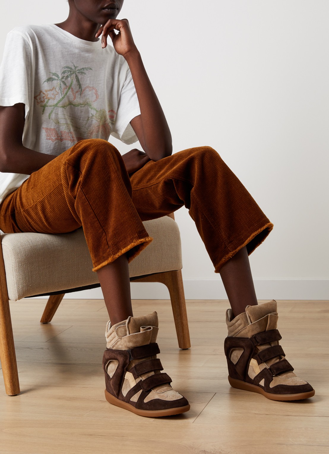 Isabel Marant Bekett sneakerwedge van suéde  - voorkant 5 chocoladebruin