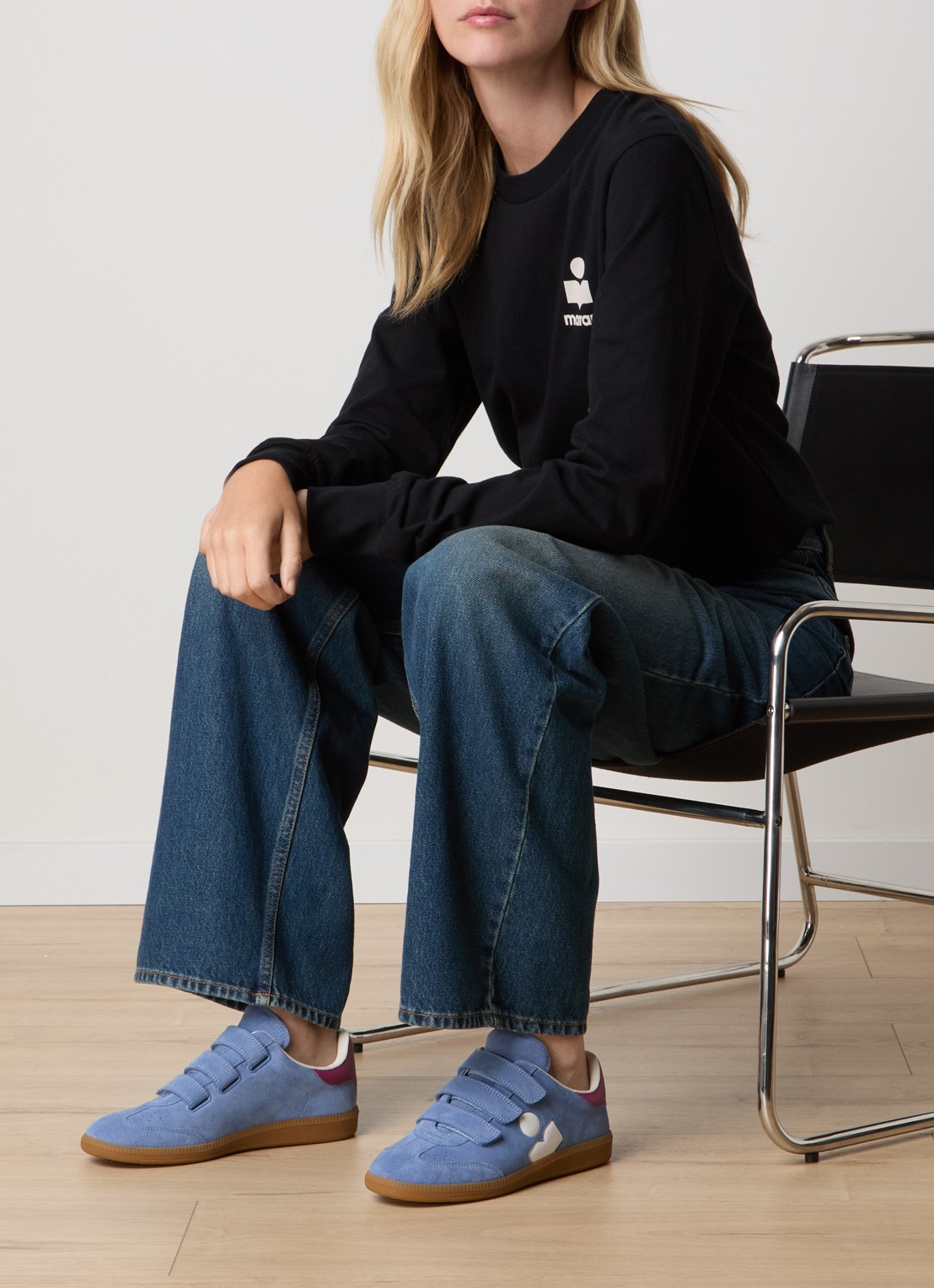 Isabel Marant Beth sneaker van kalfssuède  - voorkant 3 staalblauw