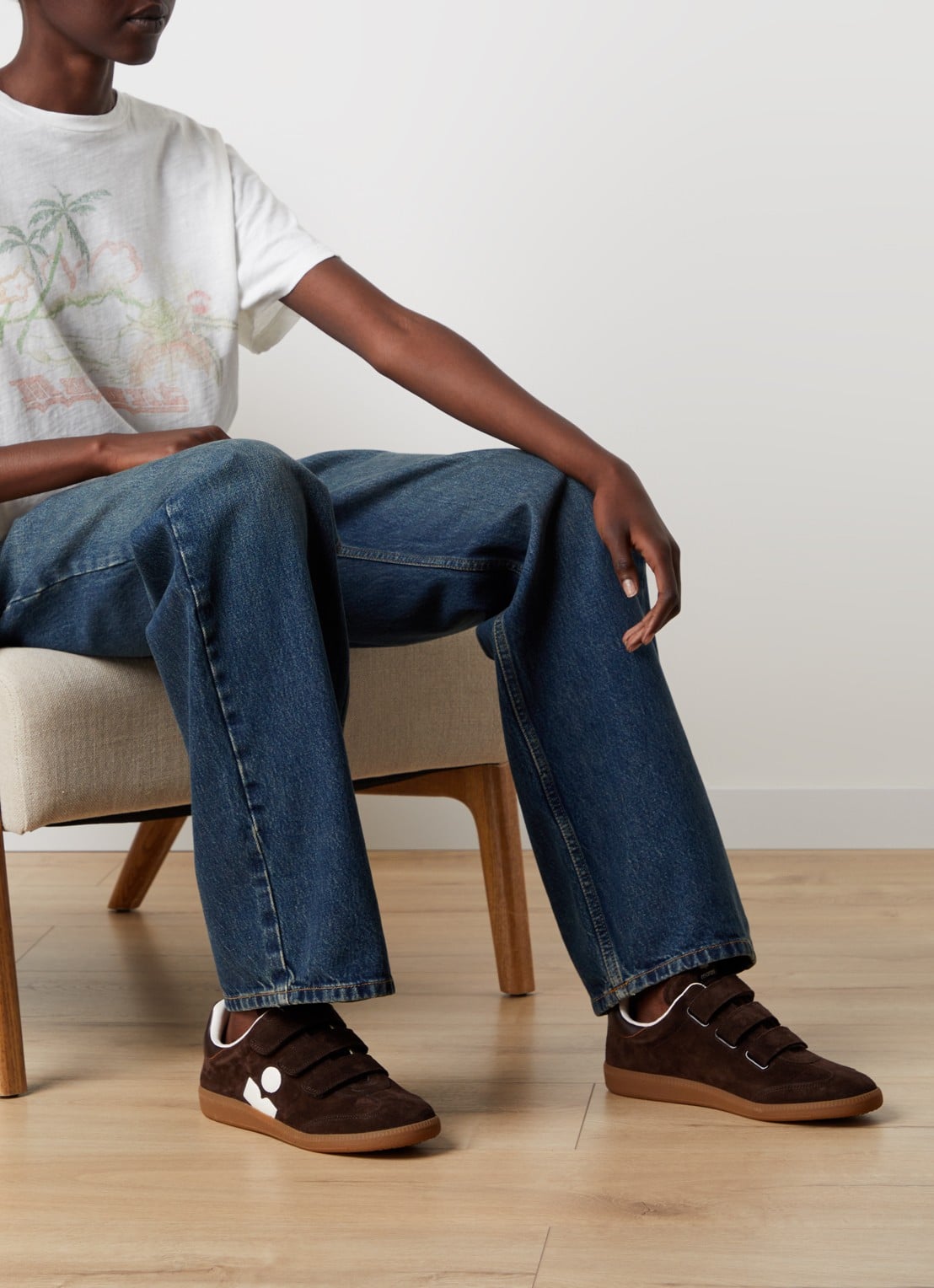 Isabel Marant Beth sneaker van suède - voorkant 2 chocoladebruin