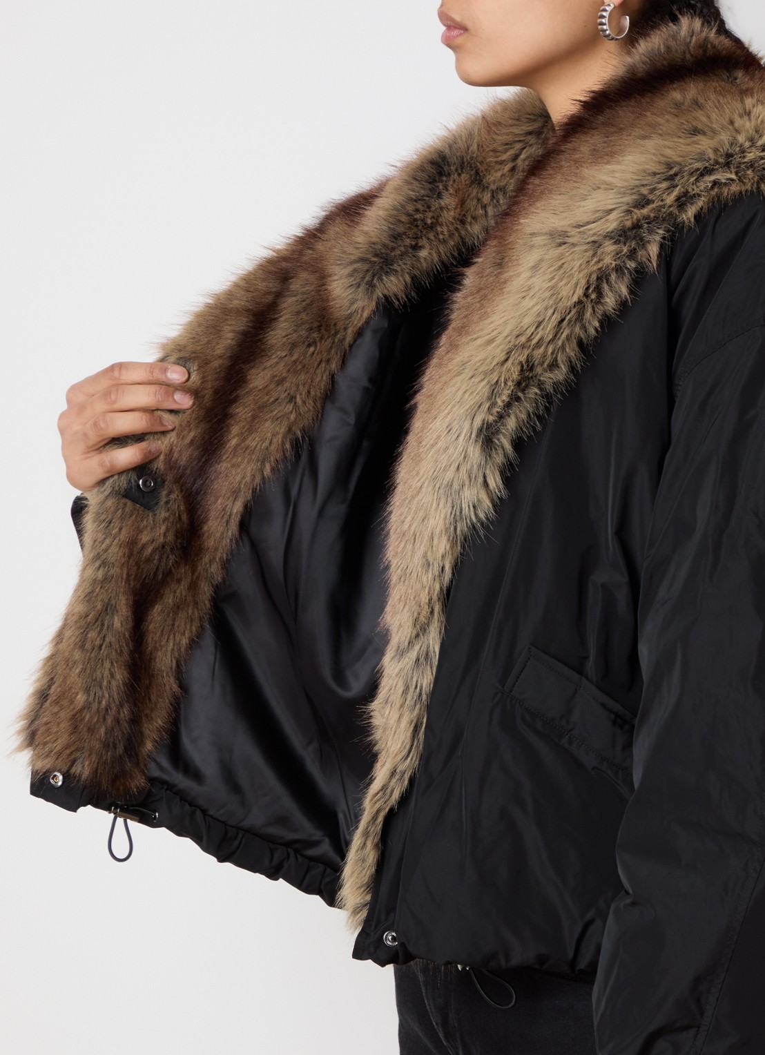 Isabel Marant Charone gewatteerd jack met kraag van imitatiebont en steekzakken - detail 4 zwart