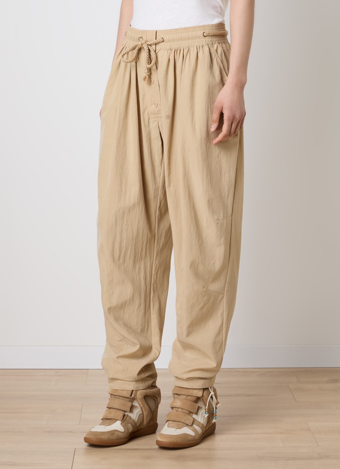 Isabel Marant Falcona mid waist wide fit chino met steekzakken - detail 4 zand
