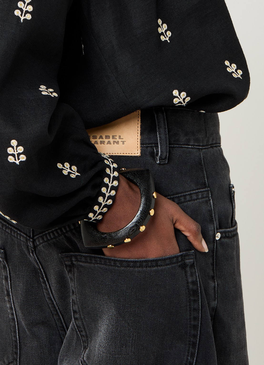 Isabel Marant Layla bangle - voorkant 2 zwart