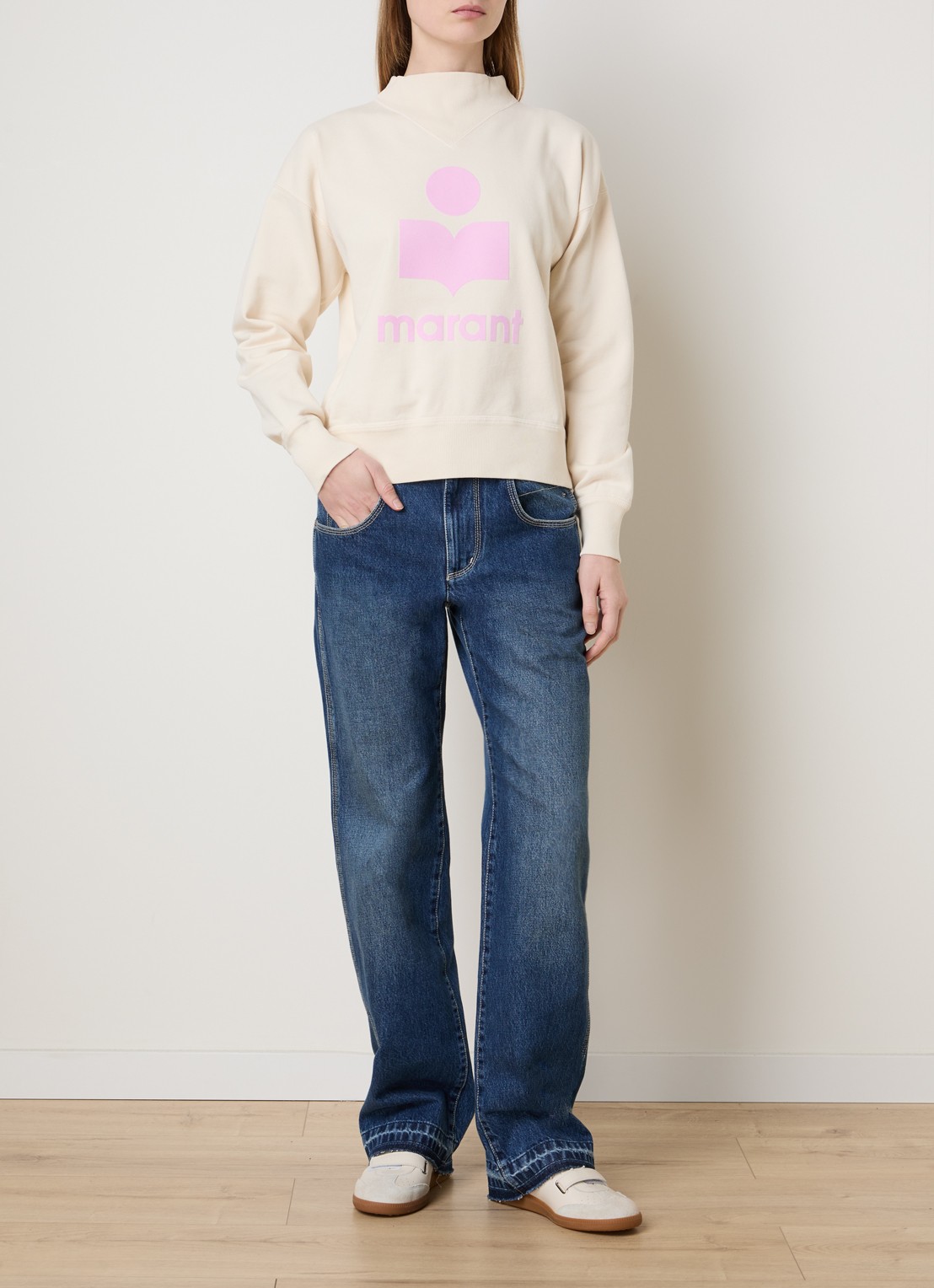Isabel Marant Moby sweater met flock logoprint en opstaande kraag - voorkant 2 creme