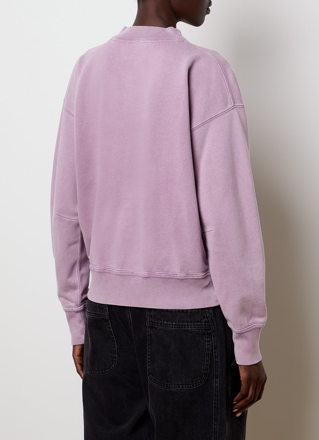 Isabel Marant Moby sweater met opstaande kraag en flock logoprint - achterkant oudroze